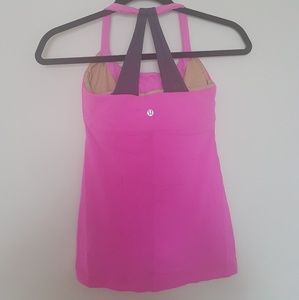 Lululemon / top